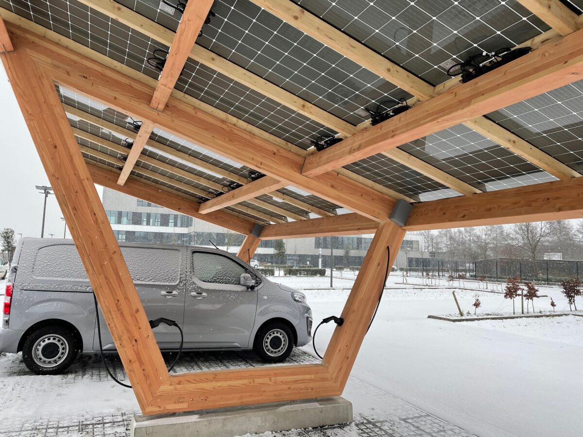Ombrière TOSSO sous la neige — Rossini Energy